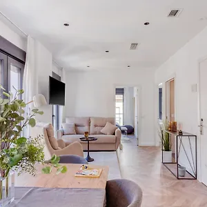 Limehome Calle Ancha Del Carmen 3* Málaga
