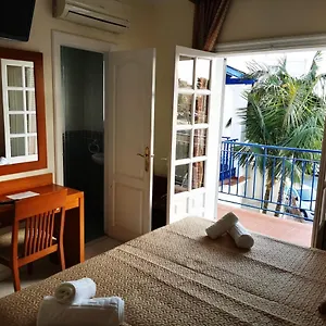 https://hostal-nerja.hotelsinnerja.org